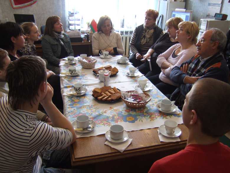 03 dalle famiglie dei disabili di Gomel  sede.jpg